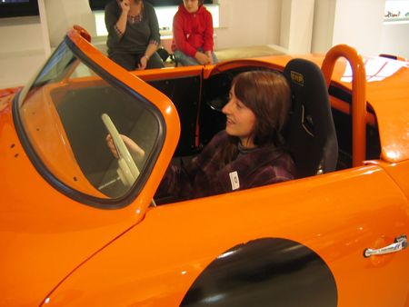 Natalia za kierownicą w porsche