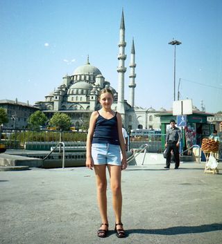 Natalia przed Nowym Meczetem